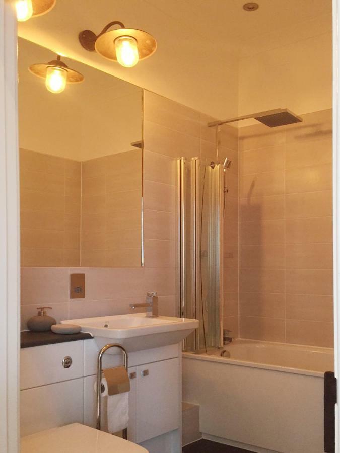 Spacious 1 Bedroom Split Level Old Pub Conversion Tower Bridge London Eksteriør bilde